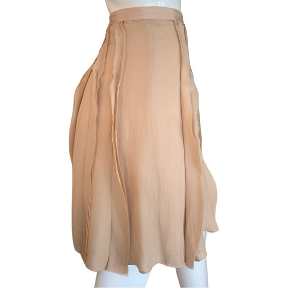 ANN TAYLOR RAW SEAM EDGE FIT & FLARE SKIRT. WOMEN’S SIZE 6 - Picture 3 of 7